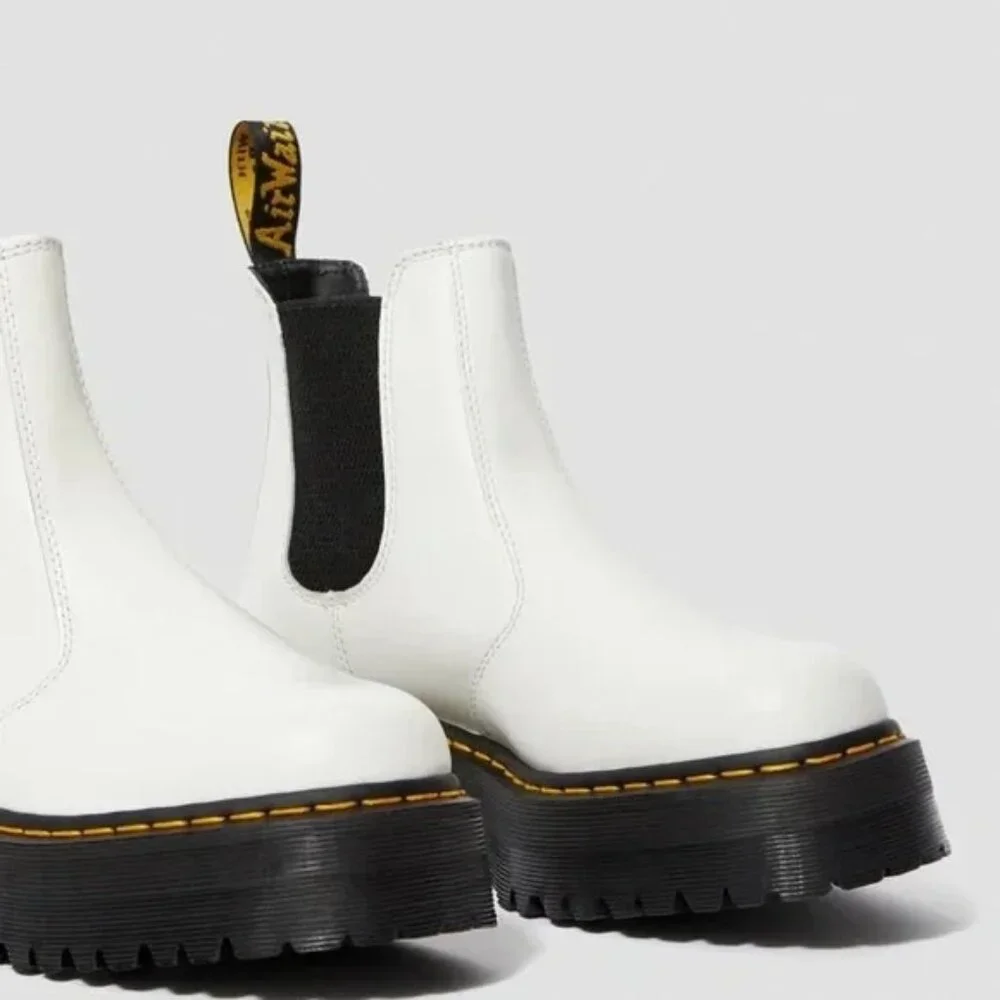 Dr. Martens 2976 Smooth Leather Platform Chelsea Boots | White | M: 10 /W: 9 NWT